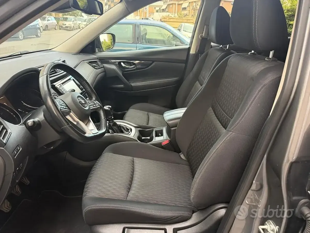 Usata Nissan X-Trail Tekna 150 CV (110 kW) 2019 Grigio SUV