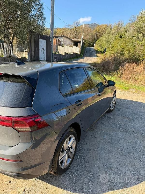 Usata VW Golf VII Style 116 CV (85 kW) 2021 Grigio Utilitaria