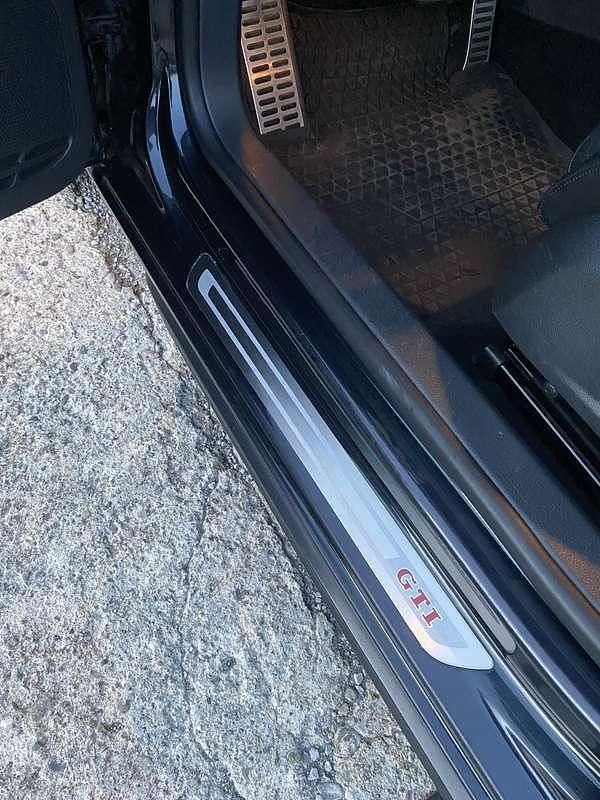 Nero Usata 2011 VW Golf VI GTI Tre volumi | 10.250 € (Buon prezzo) - Immagine 1/4