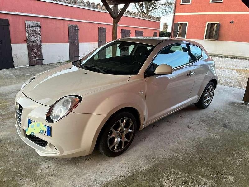 Usata Alfa Romeo MiTo 105 CV (77 kW) 2010 Beige Utilitaria