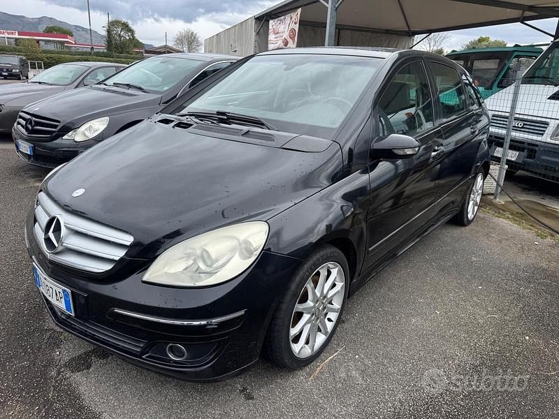 Usata Mercedes B180 108 CV (79 kW) 2006 Nero Monovolume