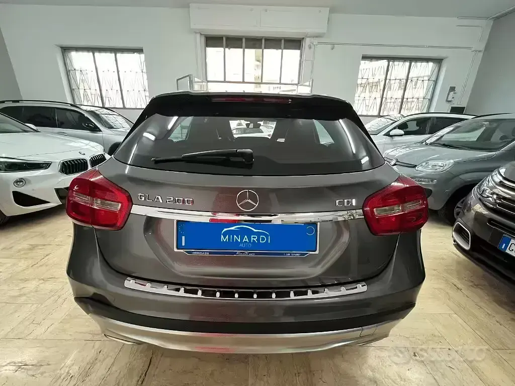 Usata Mercedes GLA200 Premium 136 CV (100 kW) 2015 Grigio SUV