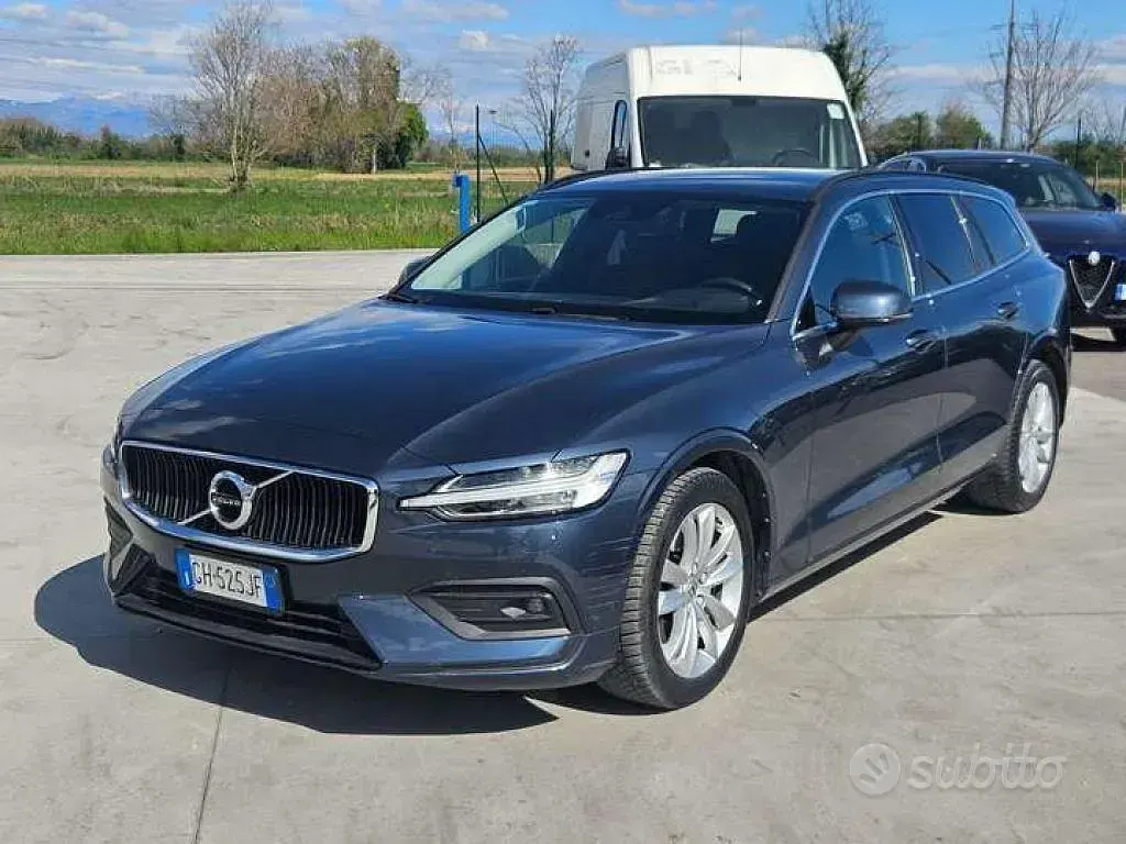 Usata Volvo V60 Business Edition 197 CV (144 kW) 2021 Nero Station wagon