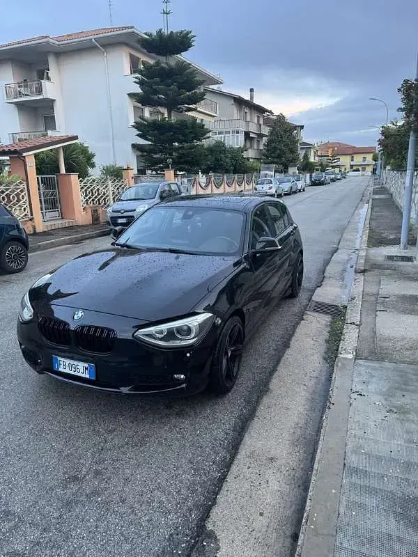 Usata BMW 118 Sport Line 143 CV (105 kW) 2015 Utilitaria