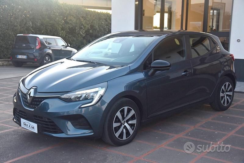 Usata Renault Clio V Techno 91 CV (66 kW) 2022 Grigio Berlina