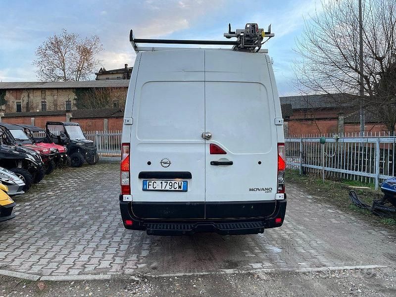 Usata Opel Movano 125 CV (91 kW) 2015 Bianco pastello Monovolume