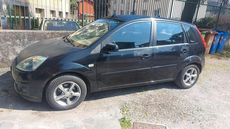 Usata Ford Fiesta 2007 Nero Utilitaria