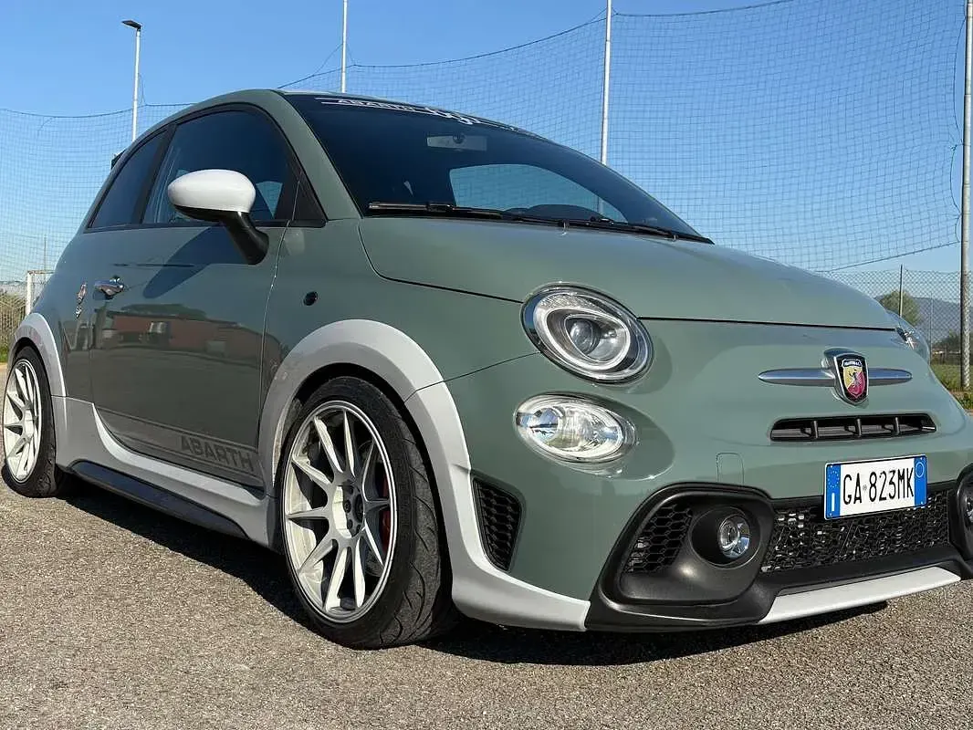 Usata Abarth 695 70th Anniversary 179 CV (131 kW) 2020 Verde Utilitaria