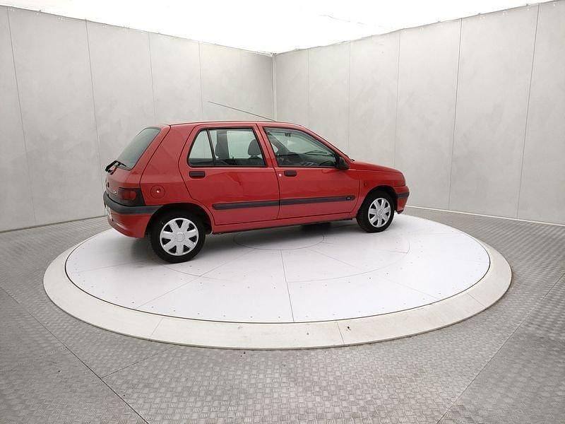 Usata Renault Clio 64 CV (47 kW) 1997 Rosso Utilitaria