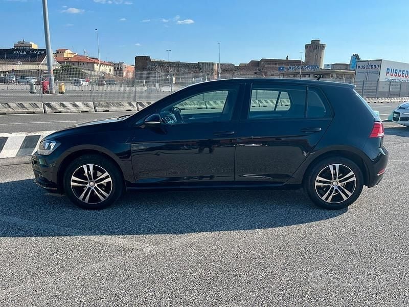 Usata VW Golf VII 85 CV (62 kW) 2018 Nero Berlina