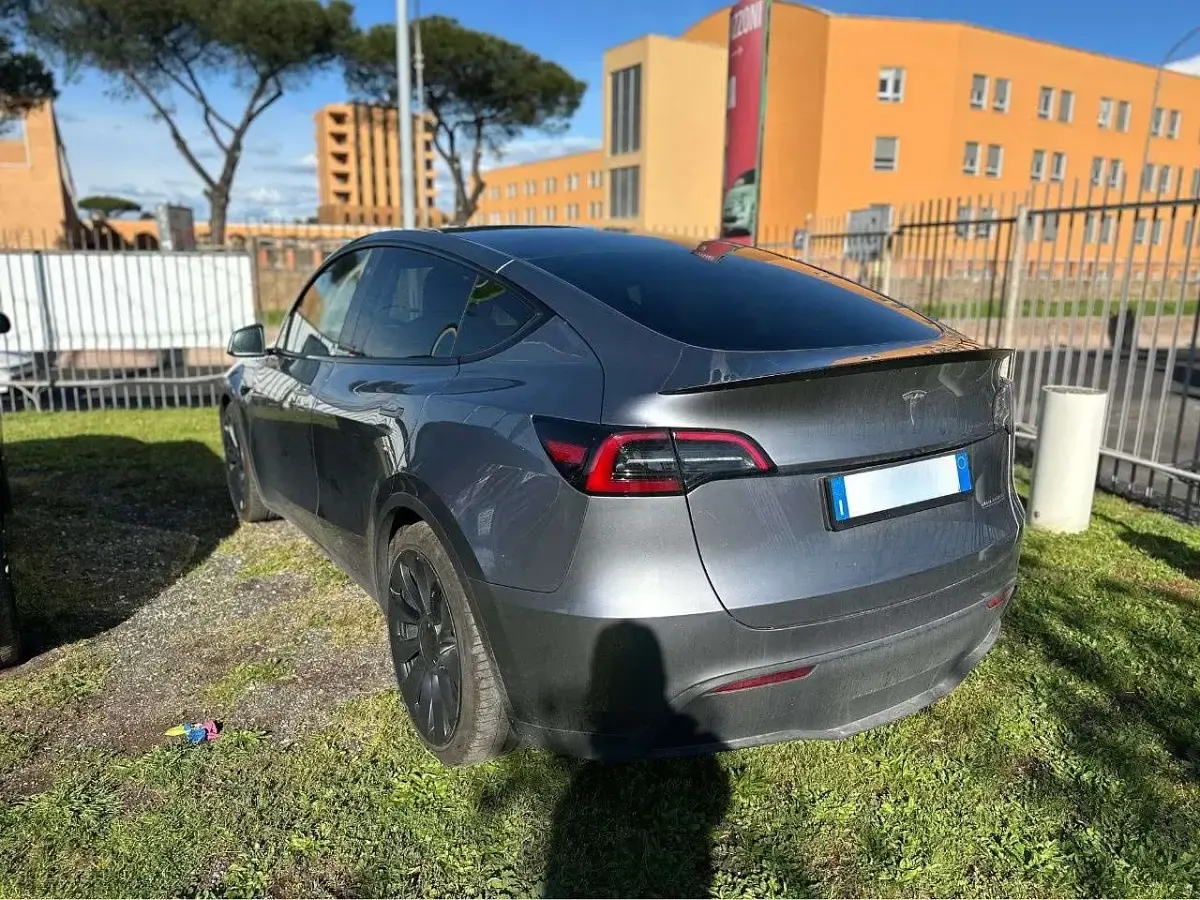 Occasion Tesla Model Y Performance 155 kW (211 ch) 2023 Gris SUV