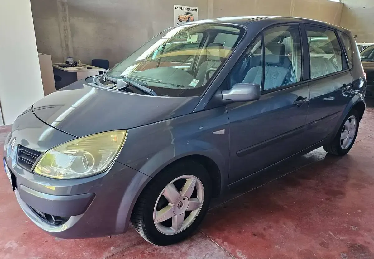 Usata Renault Scénic 105 CV (77 kW) 2008 Blu/azzurro Monovolume