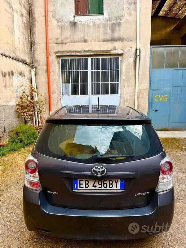 Usata Toyota Verso 126 CV (92 kW) 2010 Nero Monovolume