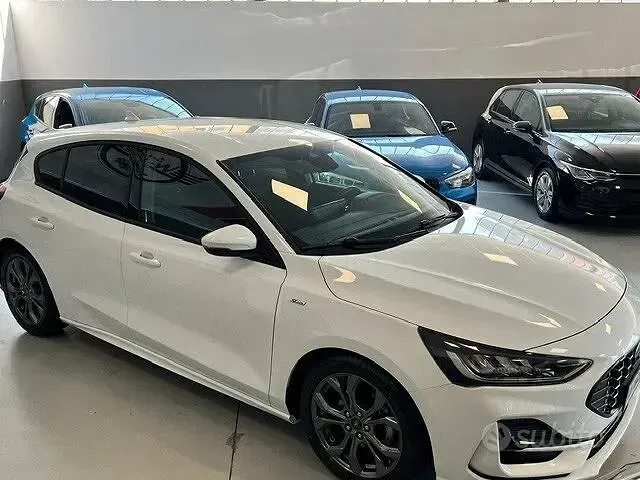 Usata Ford Focus Active 116 CV (85 kW) 2024 Bianco Berlina