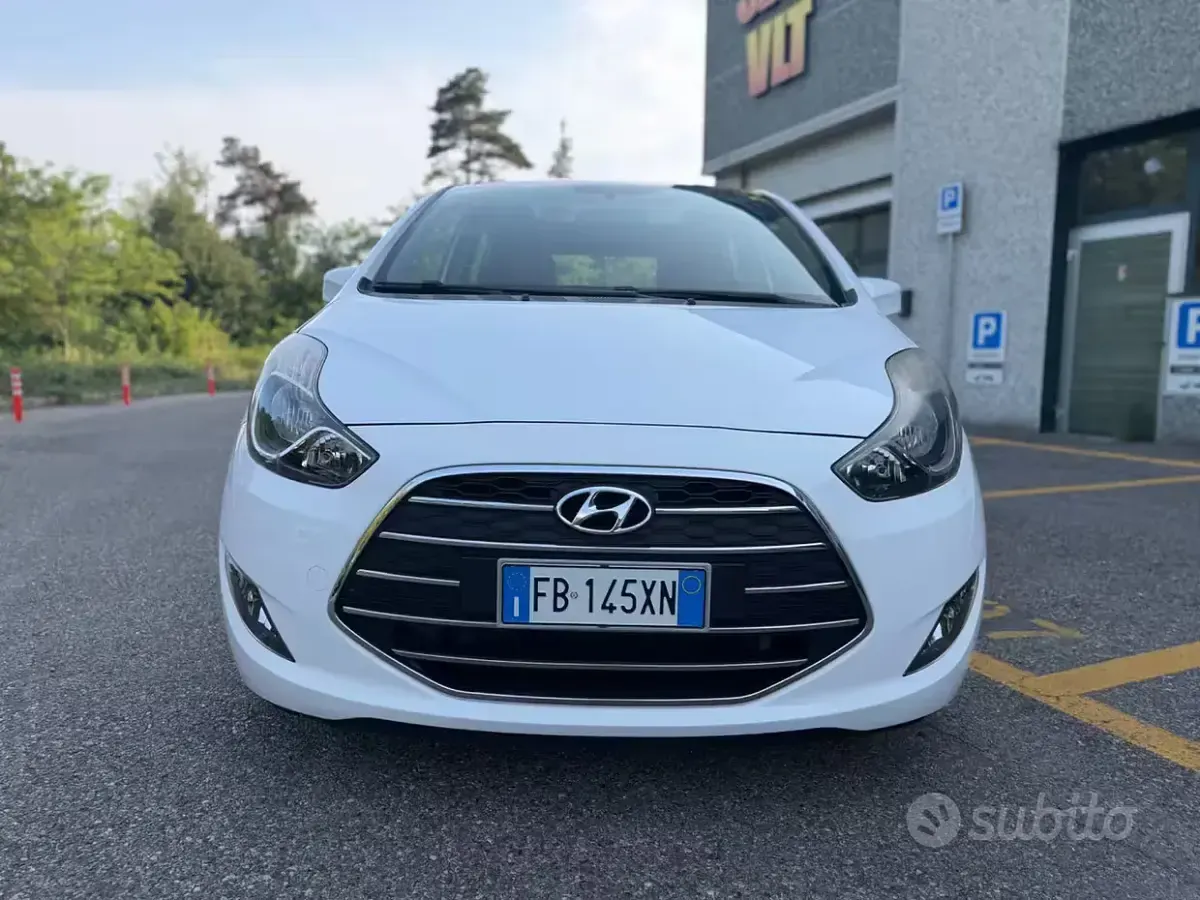 Usata Hyundai ix20 90 CV (66 kW) 2015 Bianco Utilitaria