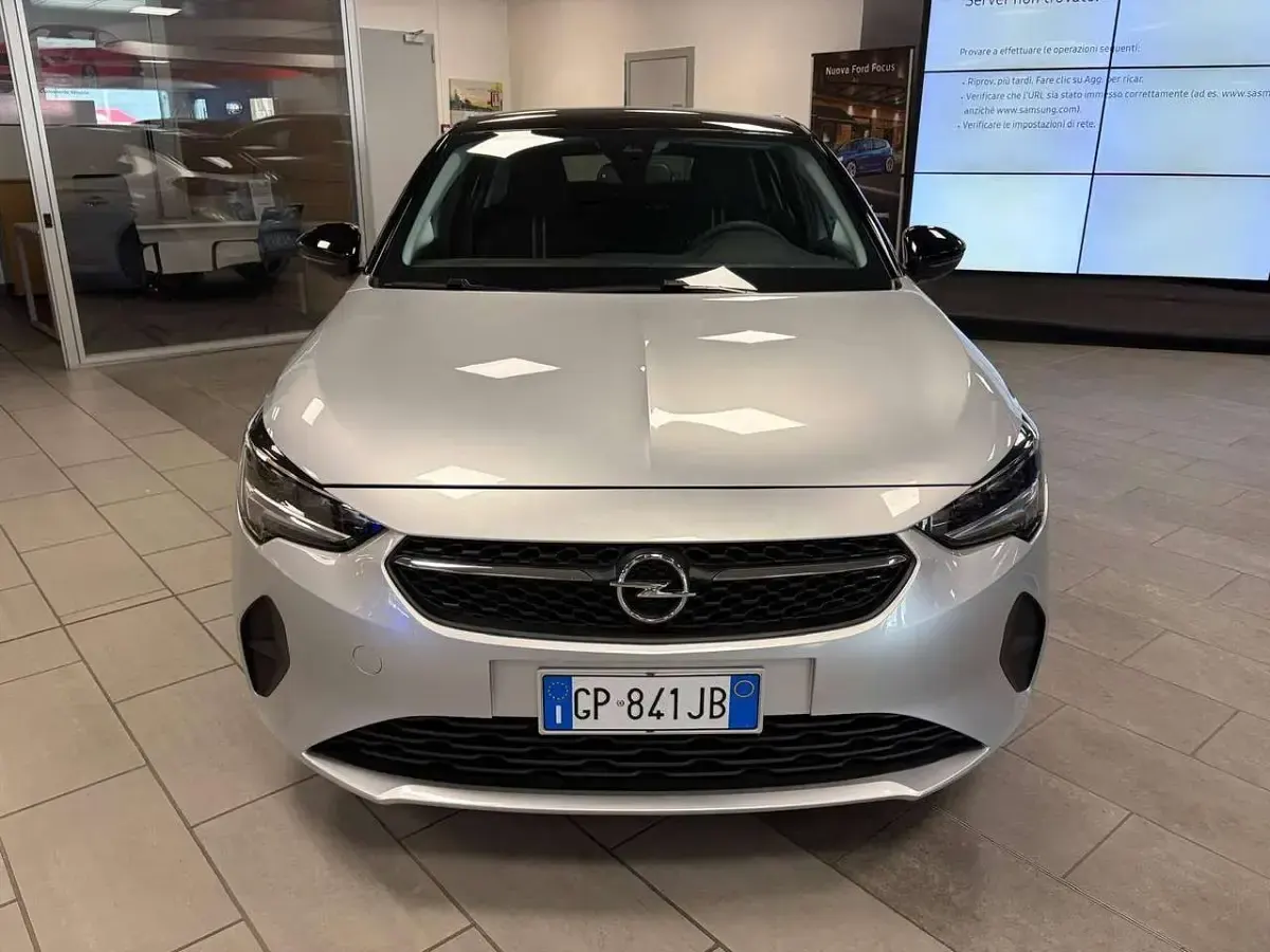 Usata Opel Corsa Design & Tech 75 CV (55 kW) 2023 Argento / tetto nero Utilitaria