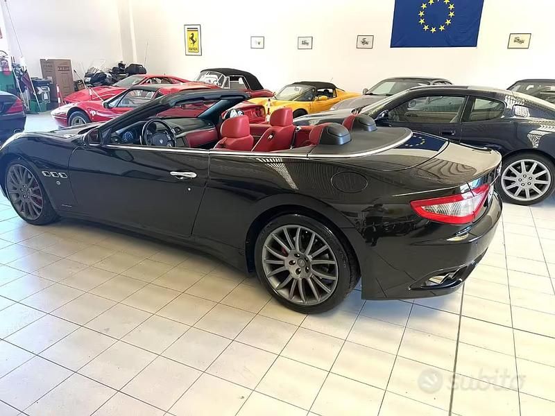 Usata Maserati GranCabrio 439 CV (322 kW) 2011 Nero Cabrio