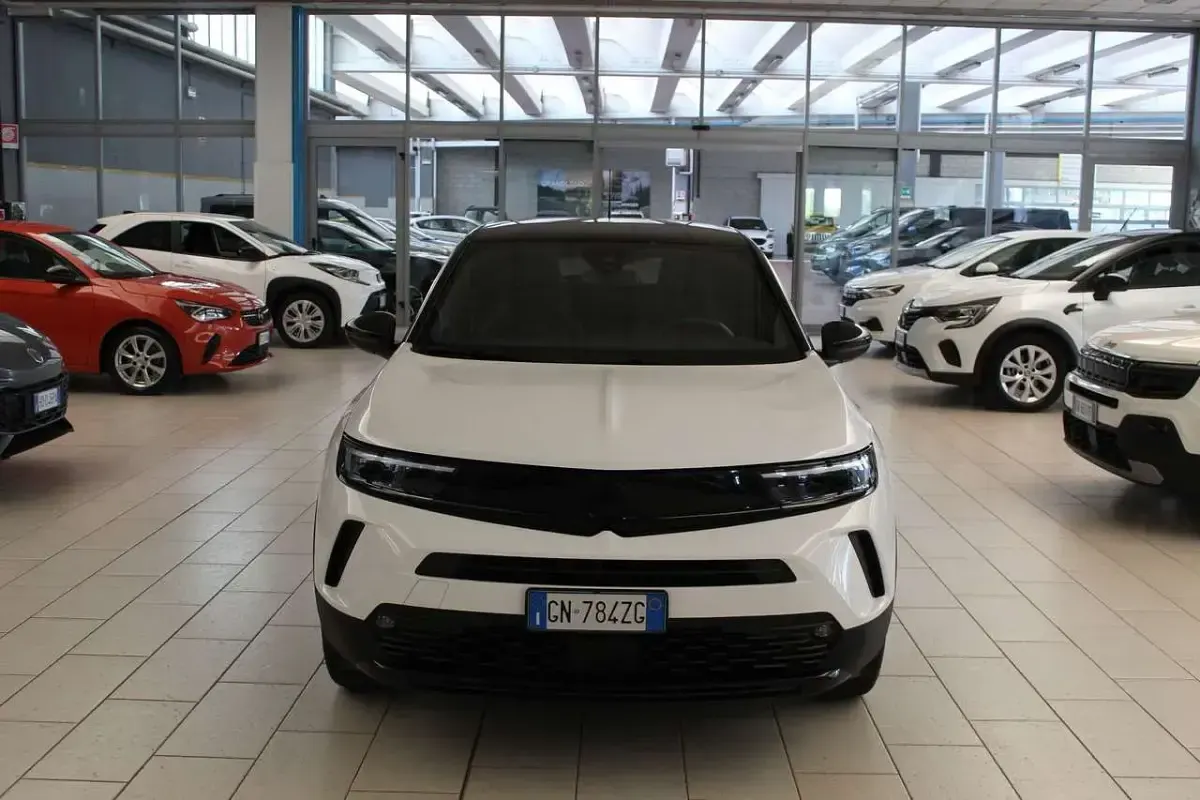 Usata Opel Mokka 131 CV (96 kW) 2023 Bianco SUV