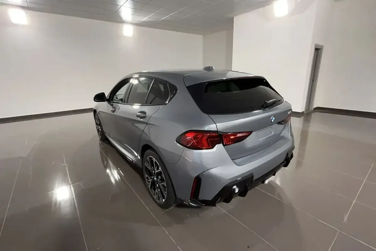 Usata BMW 118 M Sport 150 CV (110 kW) 2025 Bianco pastello Utilitaria