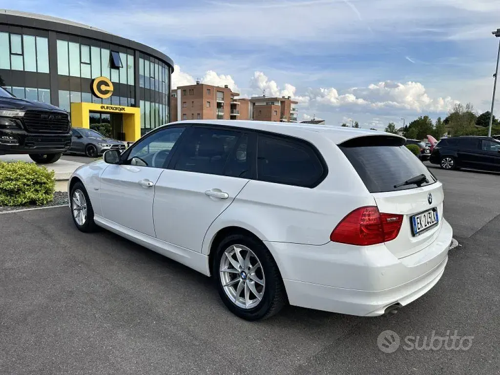 Usata BMW 316 Sport Line 116 CV (85 kW) 2011 Bianco Station wagon