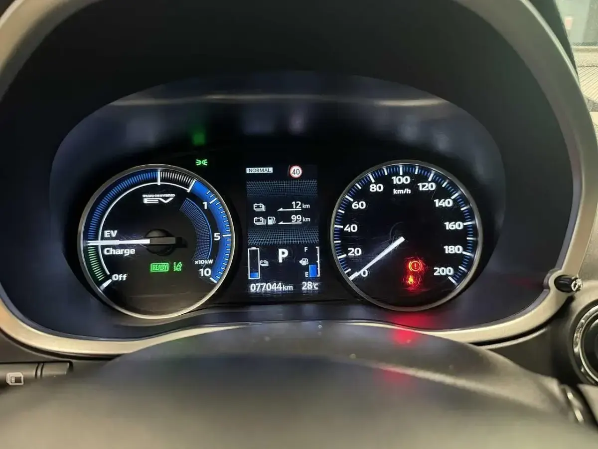 Usata Mitsubishi Eclipse Cross 188 CV (138 kW) 2022 Grigio SUV