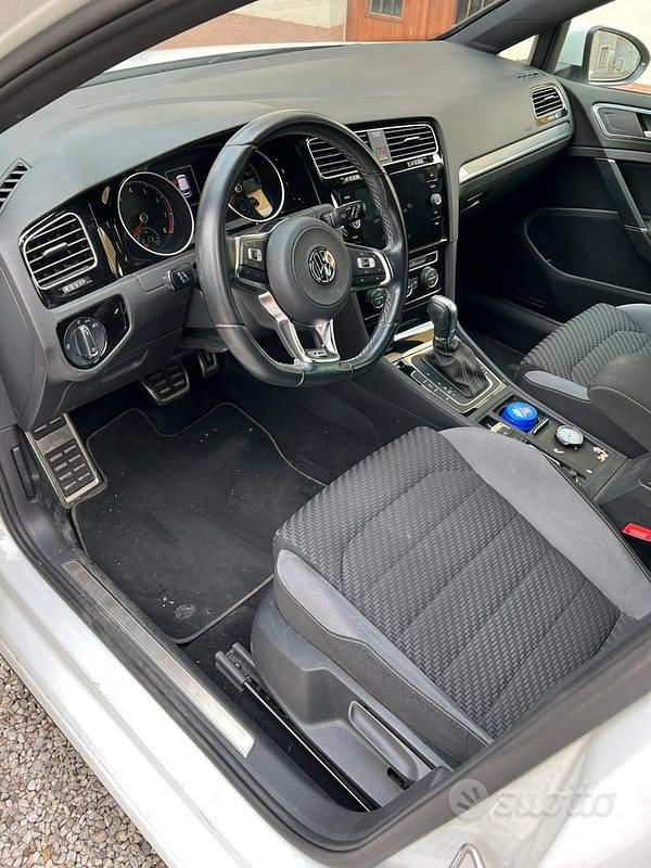 Usata VW Golf VII R-line 150 CV (110 kW) 2018 Bianco Berlina