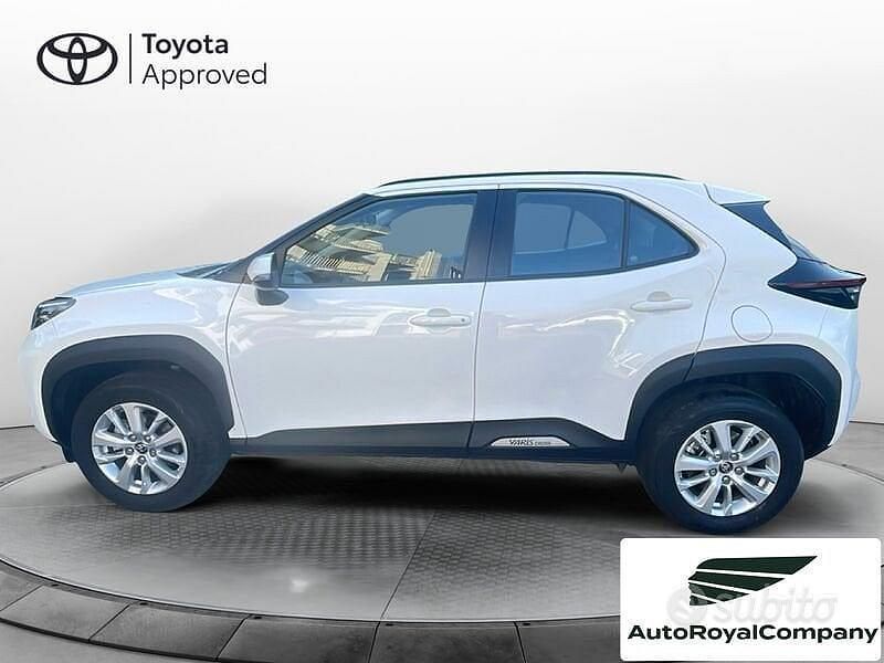 Usata Toyota Yaris Cross Active 116 CV (85 kW) 2023 Bianco SUV