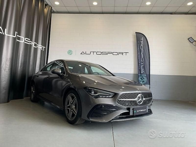 Grigio Usata 2024 Mercedes 180 AMG Tre volumi | 33.900 € (Super prezzo) - Immagine 1/4