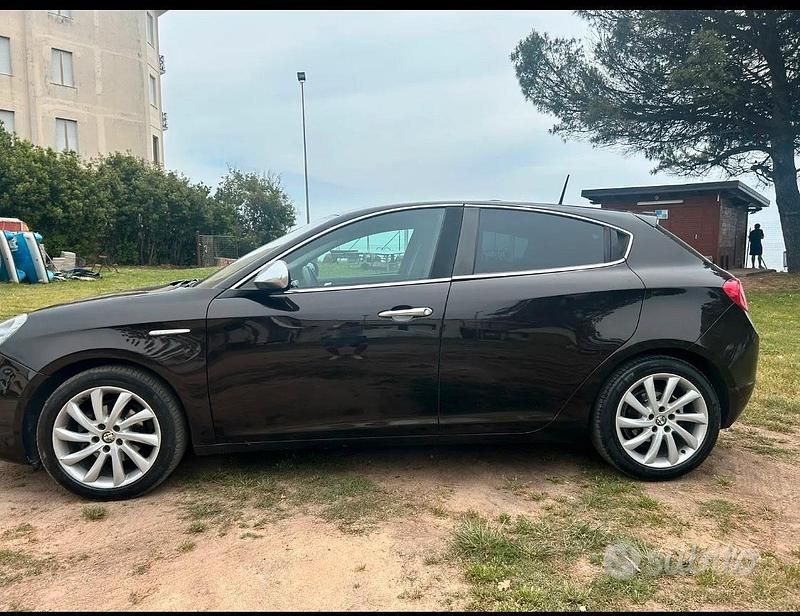 Usata Alfa Romeo Giulietta Exclusive 109 CV (80 kW) 2014 Nero Berlina