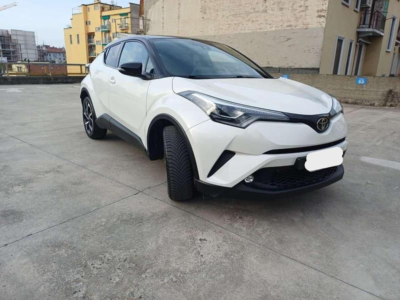 Second-hand Toyota C-HR Active 116 CP (85 kW) 2017 Alb SUV