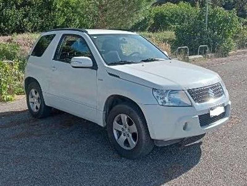 Bianco Usata 2010 Suzuki Grand Vitara SUV | 4500 € (Ottimo prezzo) - Immagine 1/4