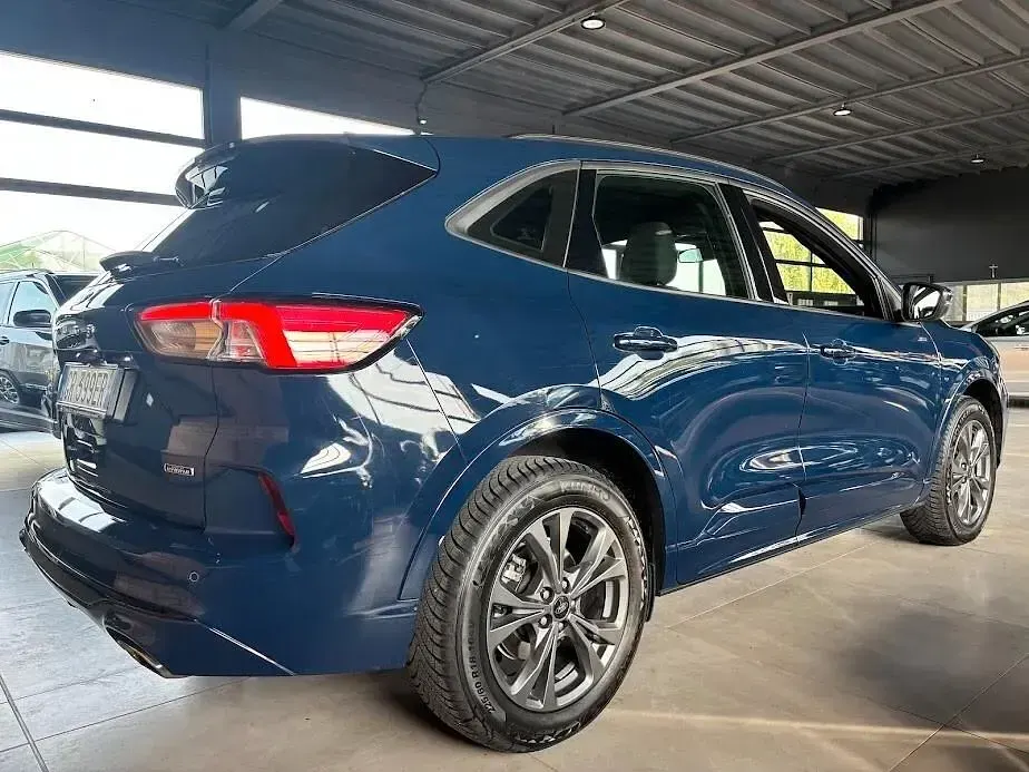 Begagnad Ford Kuga ST-Line 152 HK (111 kW) 2023 Blå SUV