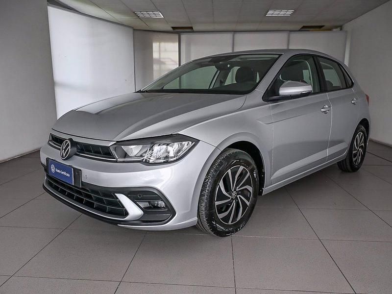 Reflex silver metallizzato Usata 2023 VW Polo Life Due volumi | 17.900 € (Buon prezzo) - Immagine 1/4
