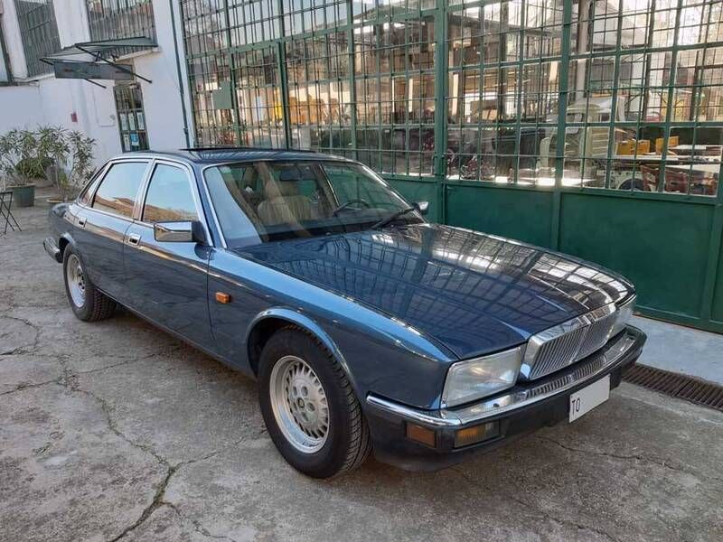 Usata Jaguar XJ6 Sovereign 202 CV (148 kW) 1988 Blu Berlina