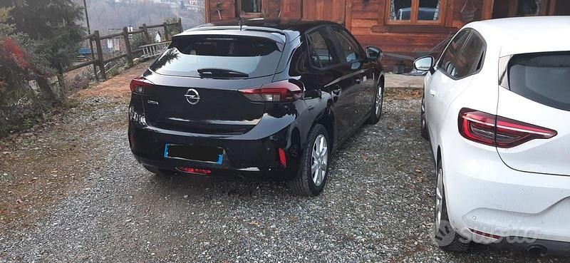 Używany Opel Corsa Edition 101 KM (74 kW) 2021 Czarny Sedan/Limuzyna