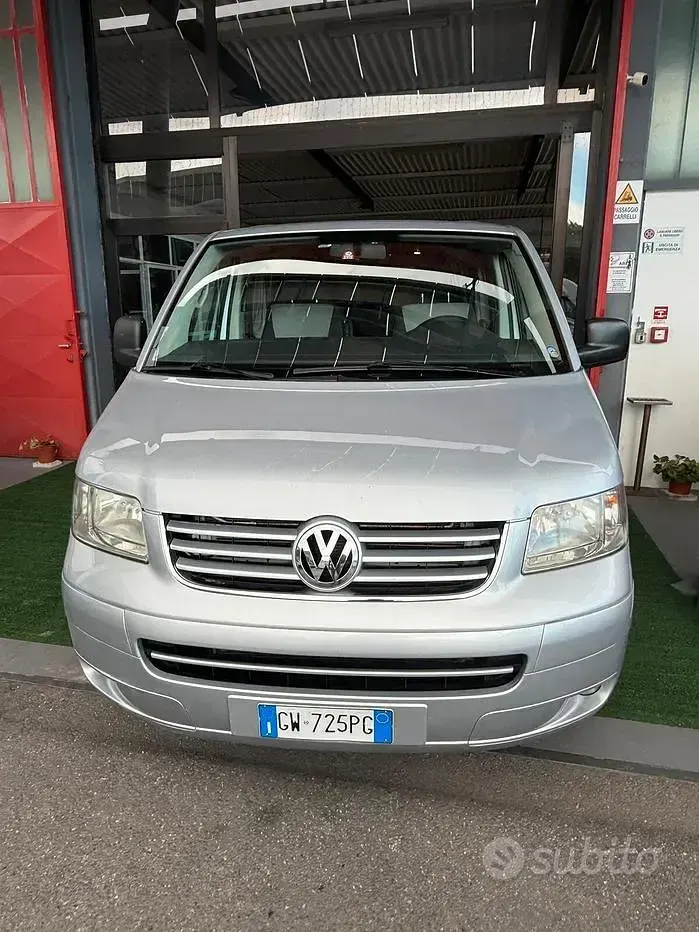 Usata VW Multivan Startline 131 CV (96 kW) 2008 Grigio Monovolume