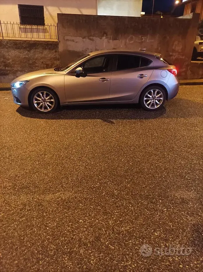Usata Mazda 3 Exceed 105 CV (77 kW) 2017 Grigio Berlina