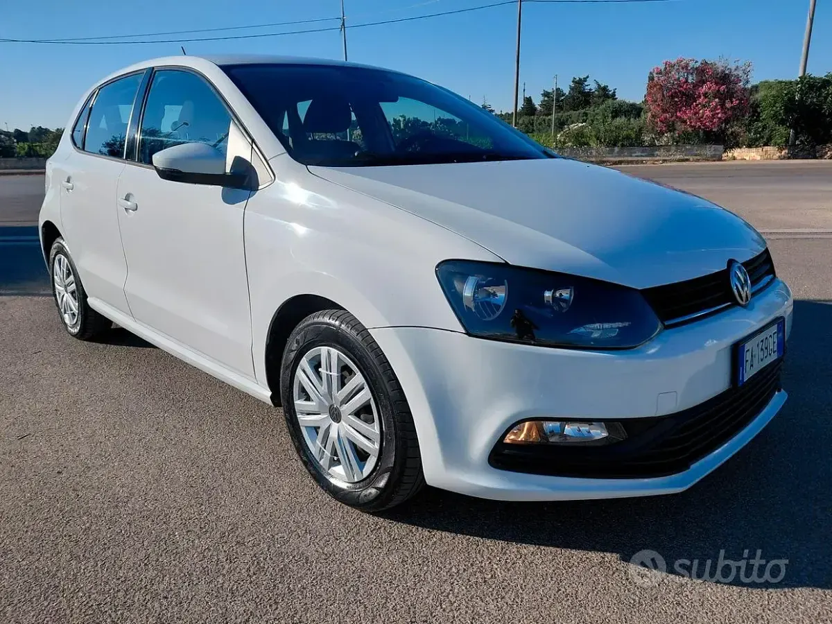 Usata VW Polo Trendline 75 CV (55 kW) 2015 Bianco Berlina