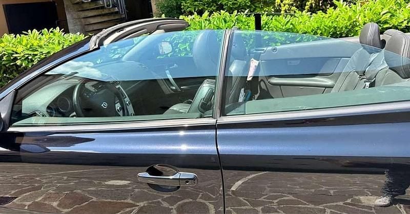 Usata Volvo C70 Summum 150 CV (110 kW) 2011 Nero Cabrio