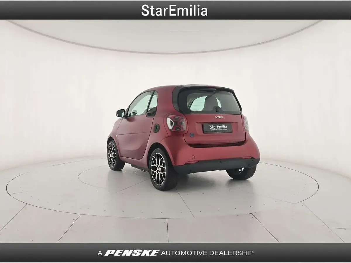 Usata Smart ForTwo Coupé Prime 60 kW (82 CV) 2023 Rosso Utilitaria