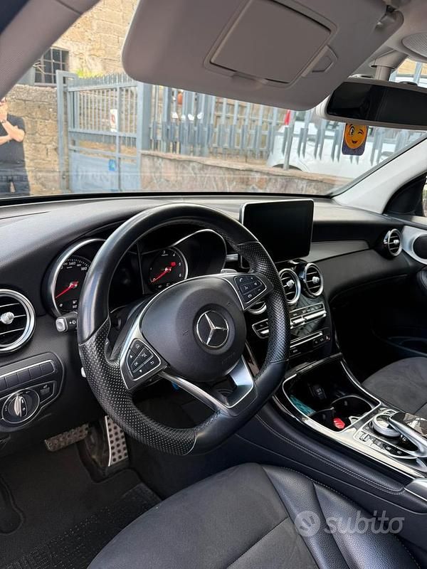 Usata Mercedes GLC250 211 CV (155 kW) 2017 Nero Berlina