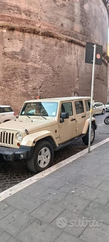 Usata Jeep Wrangler Sahara 200 CV (147 kW) 2011 Giallo SUV