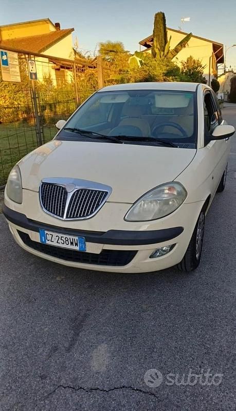 Usata Lancia Ypsilon 80 CV (58 kW) 2006 Bianco Utilitaria