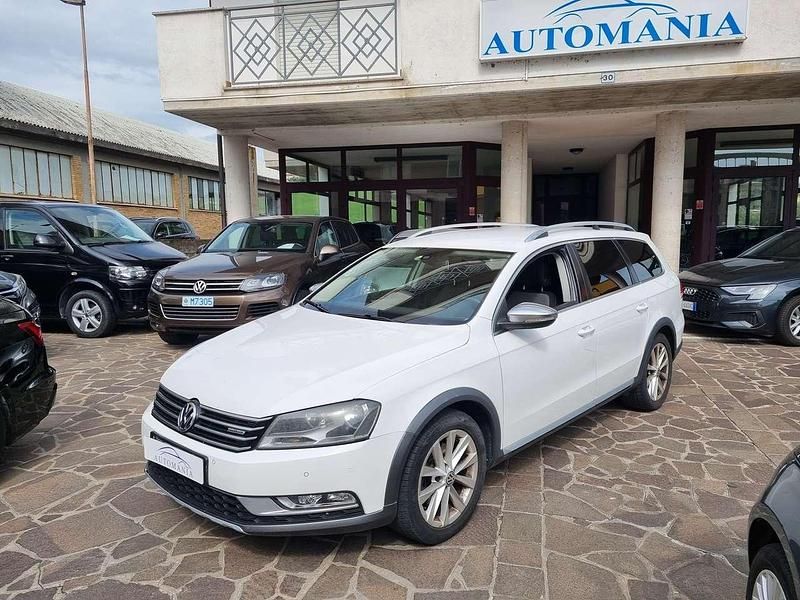 Usata VW Passat Alltrack Business 140 CV (102 kW) 2013 Bianco Station wagon