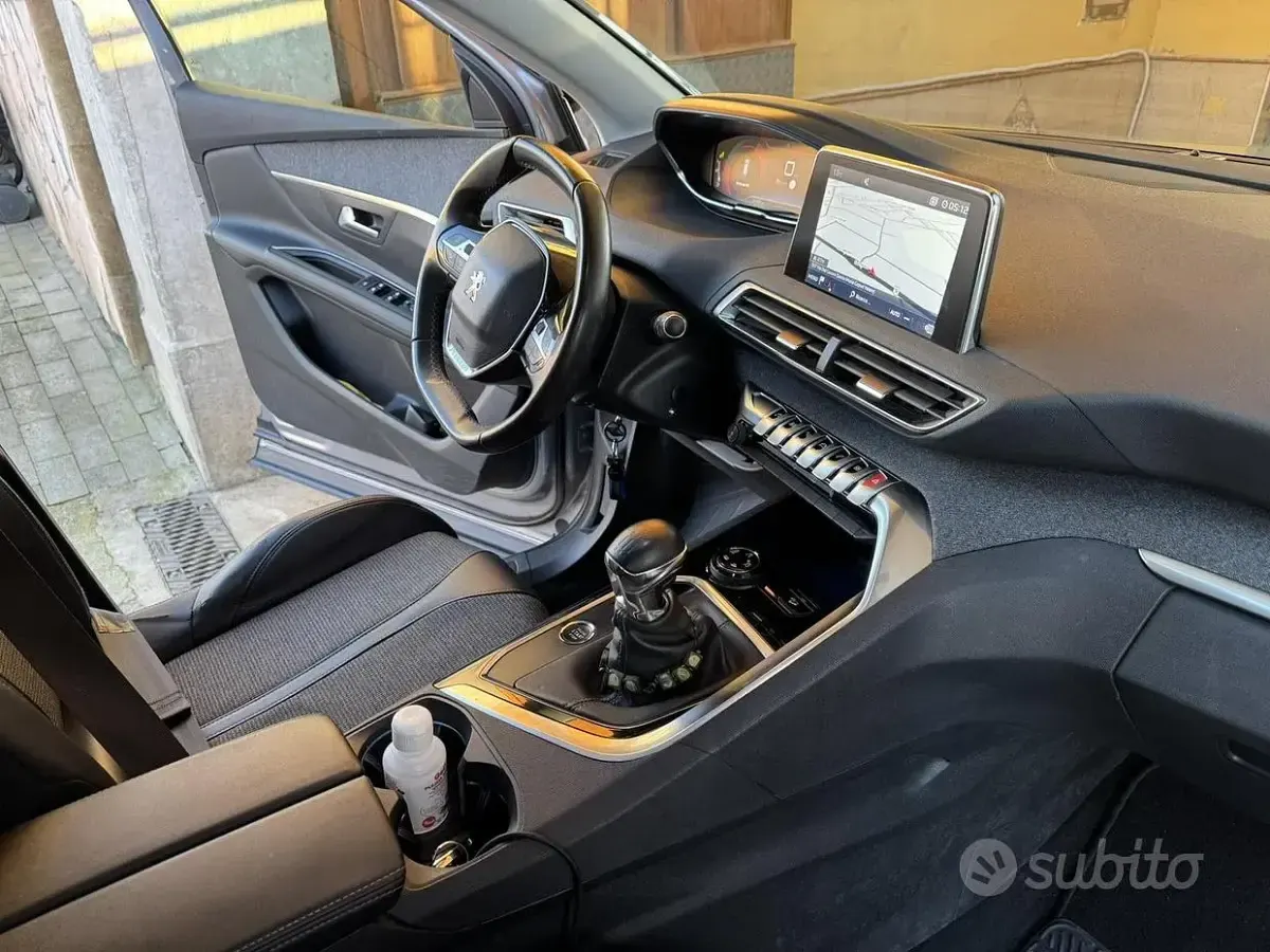 Usata Peugeot 3008 2019 Grigio SUV