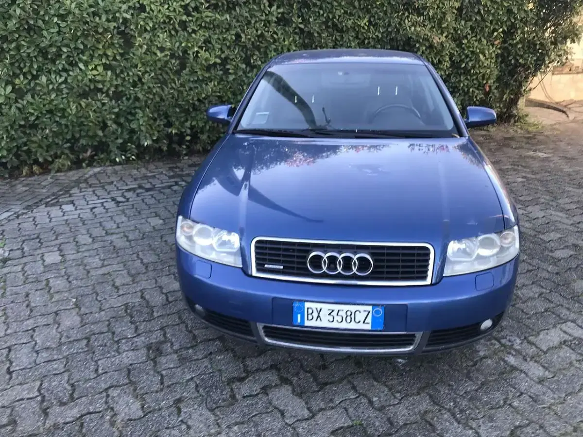 Usata Audi A4 179 CV (131 kW) 2001 Blu/azzurro Berlina