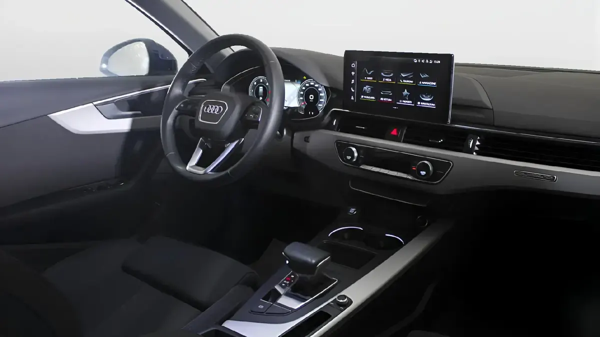 Usata Audi A4 Advanced Plus 204 CV (150 kW) 2024 Blu navarra metallizzato Station wagon