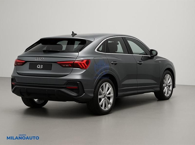Usata Audi Q3 Sportback S-Line 150 CV (110 kW) 2025 Grigio SUV