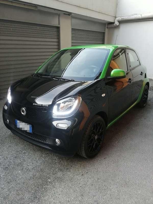 Usata 2018 Smart ForFour Electric Drive Passion Utilitaria | 9800 € (Buon prezzo) - Immagine 1/4