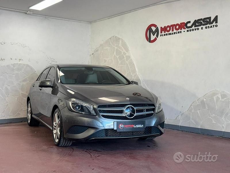 Grigio Usata 2012 Mercedes A200 Premium Tre volumi | 14.800 € (Buon prezzo) - Immagine 1/4